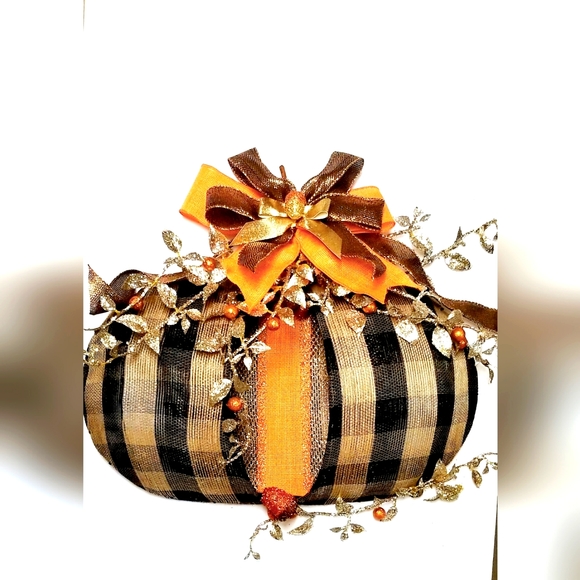 Pumpkin Shaped Specialty Wreath - Country Chic